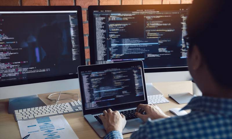 数据科学选型:R与Python如何赋能确山县网站建设?
